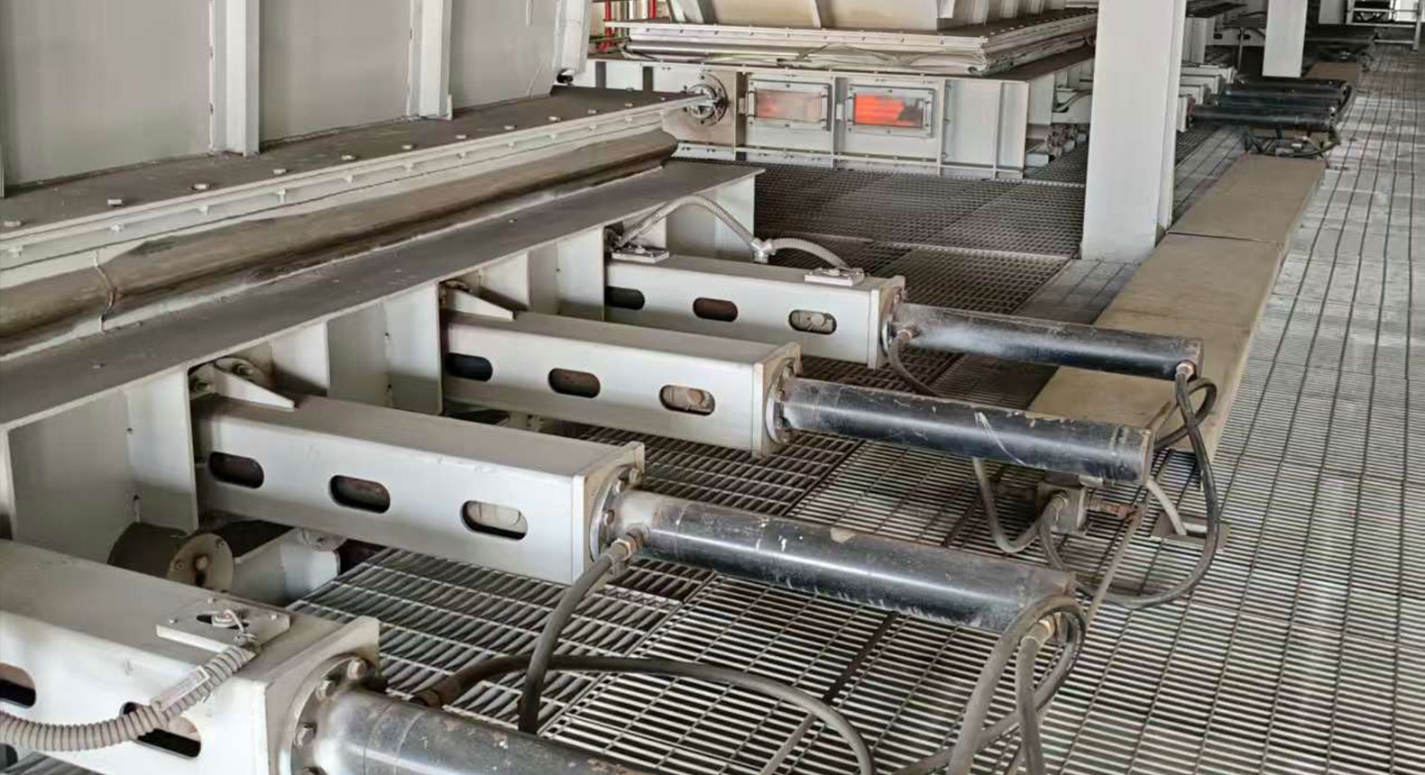 Hydraulic shut off gate