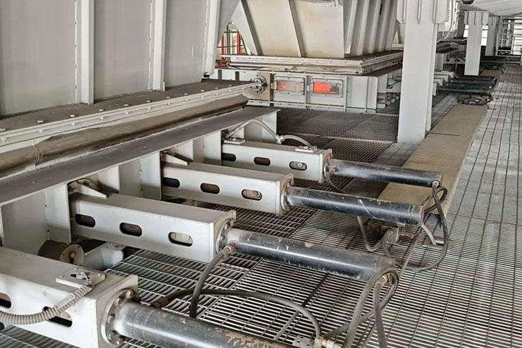 Hydraulic shut off gate